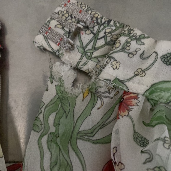 VINTAGE FLORAL SILK BLOUSE, SKIRT & SCARF | 8/10 - Picture 10 of 11